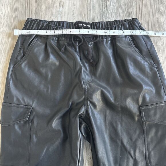 Almost Famous Pull On Baggy Cargo Vegan Leather Pants Size Medium - Picture 2 of 6